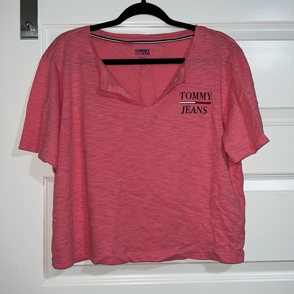 NWOT Tommy Hilfiger Pink Tee! Classic Chest Logo. Short Sleeve